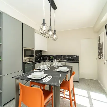 Apt 2 Min From The Cathedral With Private Parking Côme Extérieur photo